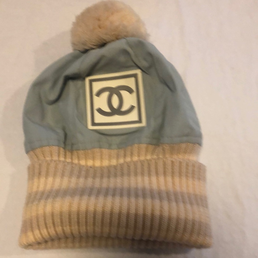 Chanel beanie hat like new. Clean w no spots.